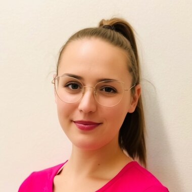 Mgr. Veronika BLEKTOVÁ